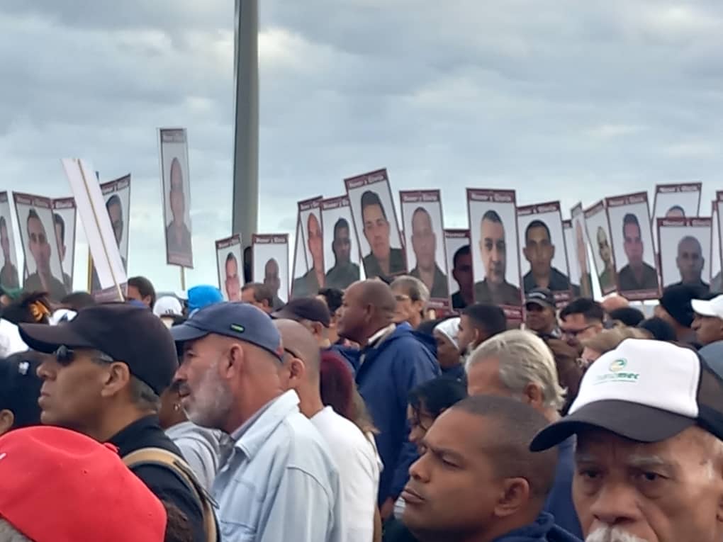 Participa nuestra empresa @ProxcorS.A en la marcha del pueblo combatiente .