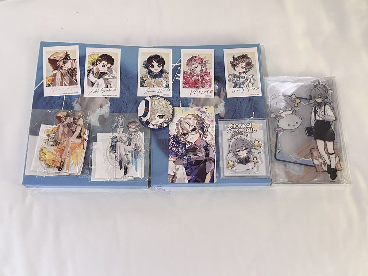 决战台北车站with <a href="/RYiersk17/">偽人</a> （？）
12手气好赞诶！ 两个盲包都开到喜欢的！
如愿以偿拿到了心爱的台版CD喵😺
🥰多谢12款待