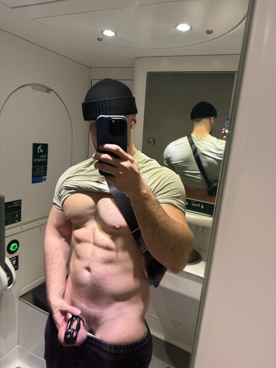 maxxxshadow's tweet photo. The thrill of being a locked slut 🔐 https://t.co/tQb2i64a9x