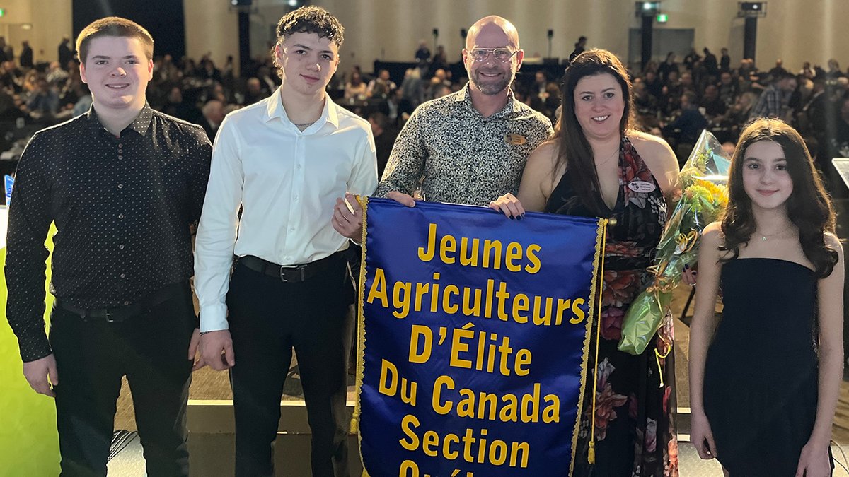 CanadaOYF tweet media