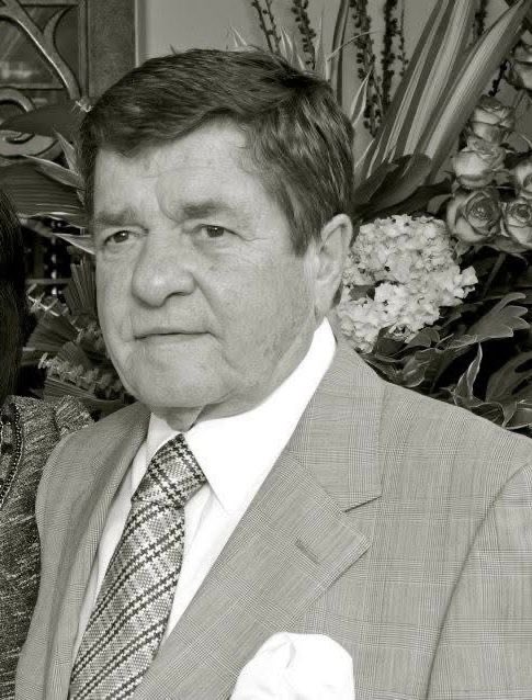 Hoy, la Gloriosa Celeste llora la partida de un grande y verdadero hincha:

RICARDO CALLEJAS CHIRIBOGA.

Socio del Club Macará de Ambato.

Su amor por La Celeste fue intenso y lo manifestó en cada gol, en los triunfos y derrotas, incluso en los momentos más difíciles. Entregando