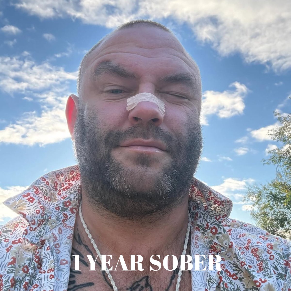 Congratulations on 1 year sober to Darran! 🎉

“I can’t believed I’m about to say this.. &amp; I can’t believe it took me 30 years to work it out. 

For the first time since I was 14 years old I have not drank alcohol for 1 straight. I am 1 year completely alcohol free bone dry