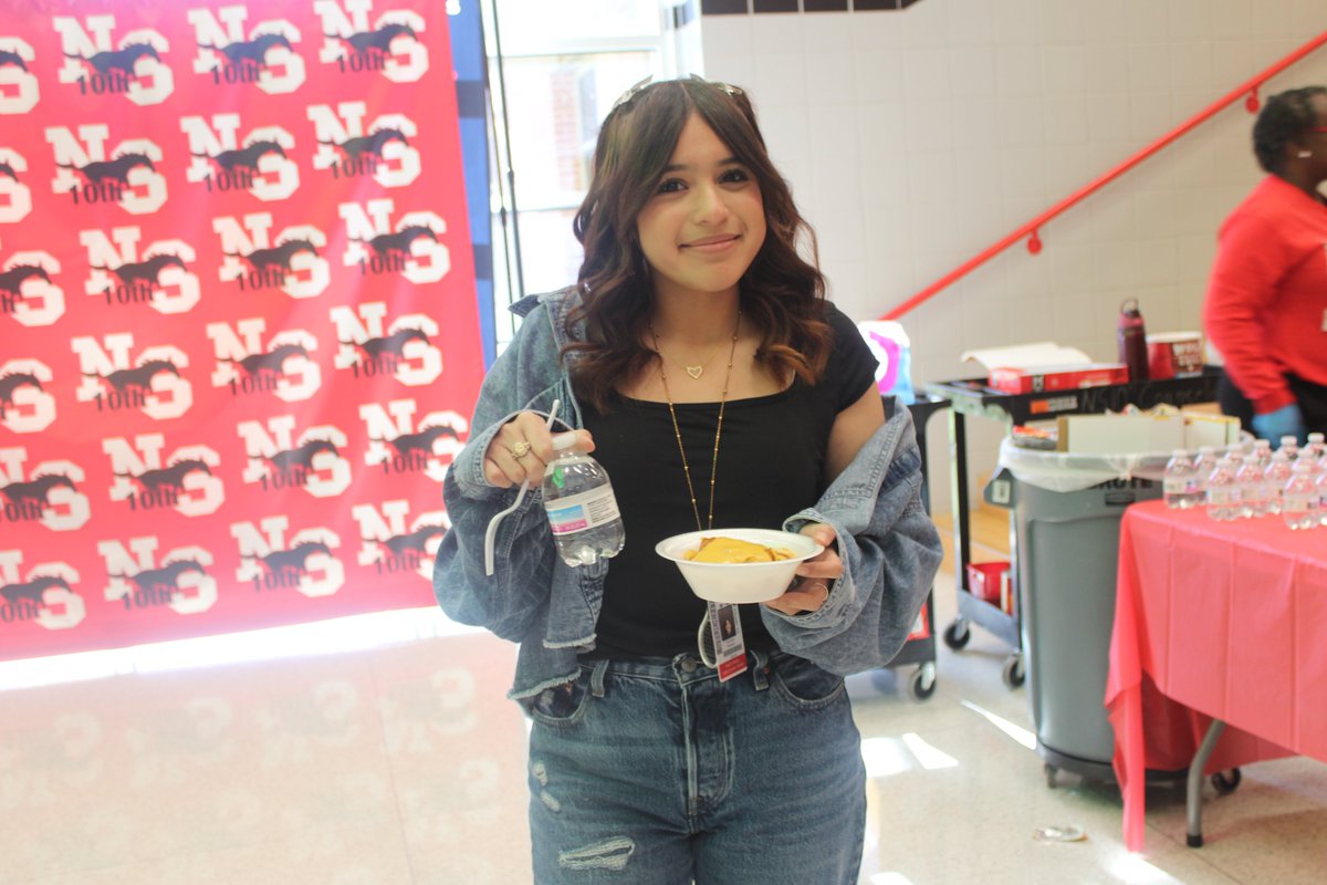 North Shore 10th Grade Center tweet media