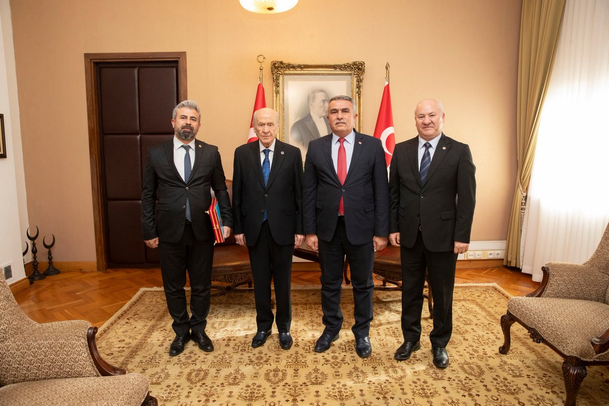 MHP Genel Başkanı Sayın Devlet Bahçeli beyefendiyi TBMM’de makamında ziyaret ettik.
Camiamızın taleplerine gösterdikleri samimi yaklaşım ve ilgiden dolayı teşekkür eder şükranlarımı sunuyorum.🇹🇷🇹🇷
<a href="/dbdevletbahceli/">Devlet Bahçeli</a> 
<a href="/MHP_Bilgi/">MHP</a> 
<a href="/MhpTbmmGrubu/">MHP TBMM Grubu #MHP</a> 
<a href="/erkanakcay45/">Erkan Akçay</a> 
<a href="/celal_adan/">Celal ADAN</a> 
<a href="/EMUJAD06/">EMEKLİ UZMAN JANDARMALAR DERNEĞİ</a>