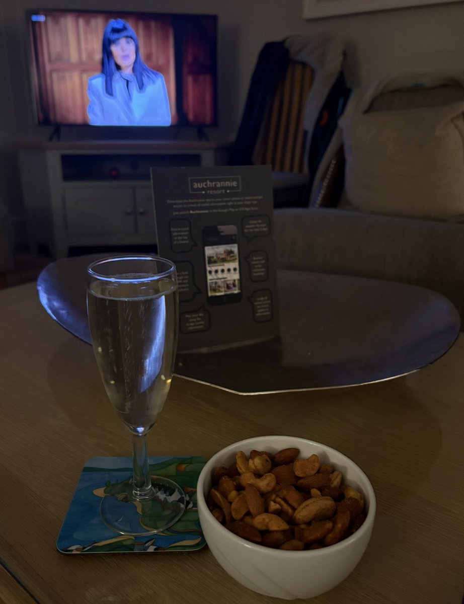 Happy Friday from my happy place 🥂