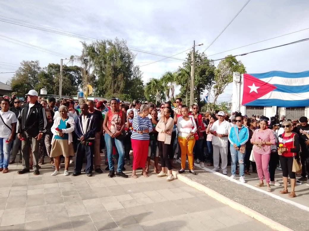 #HonorYGloria 
Los amancieros le rindieron homenaje a los mártires caídos en el cumplimiento de su deber en Venezuela.🇻🇪🕊️🇨🇺
#SaludAmancio