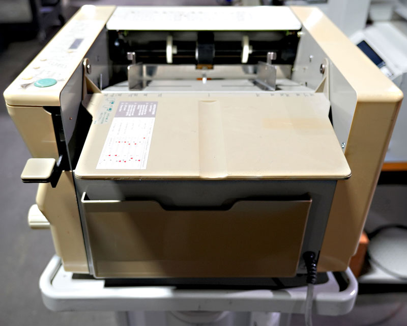 usedpresses's tweet image. ⚠️  Horizon PF-P310 Folder Available ⚠️

▶️ Max Size: 11.5 in x 17 in
▶️ Up to 190 sheets/min (8.5x11)
▶️ 2 Plates with Manual/Dial Control

Visit 🇨🇦: ow.ly/i69w50XYgXK 👈

Call ☎️ +1 (416) 752-4488 or email machines@printersparts.com 

 #HorizonPF310 #PaperFolder