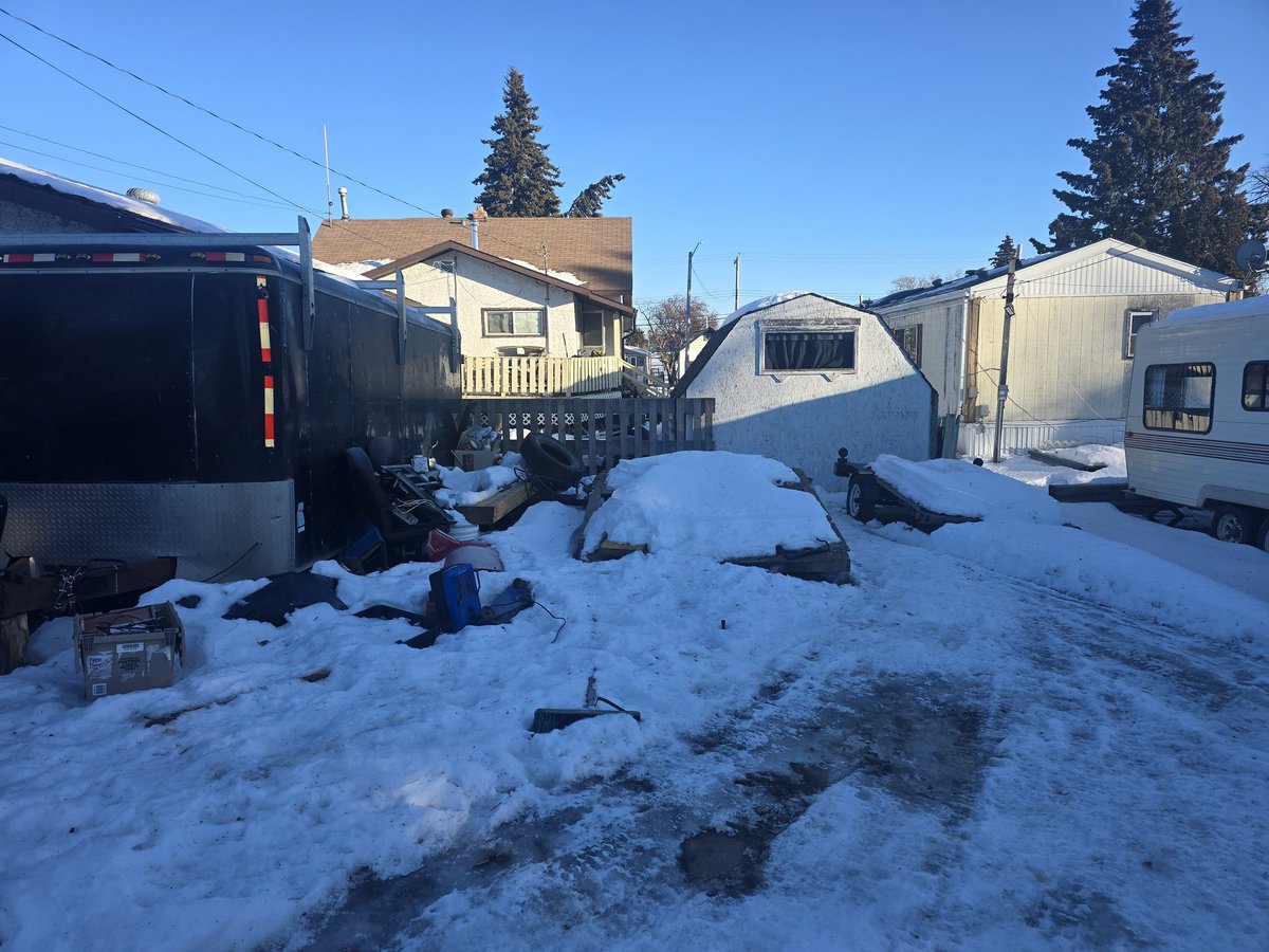 Snideguy's tweet image. Not only are our neighbors disgusting fu¢king pigs, now they have a new dog that charges us in our own yard! If you recognize this place this is house where the dog killed the 14 day old baby last year. And now they have a new vicious dog... #Canada #Alberta #News #Dog #Pet
