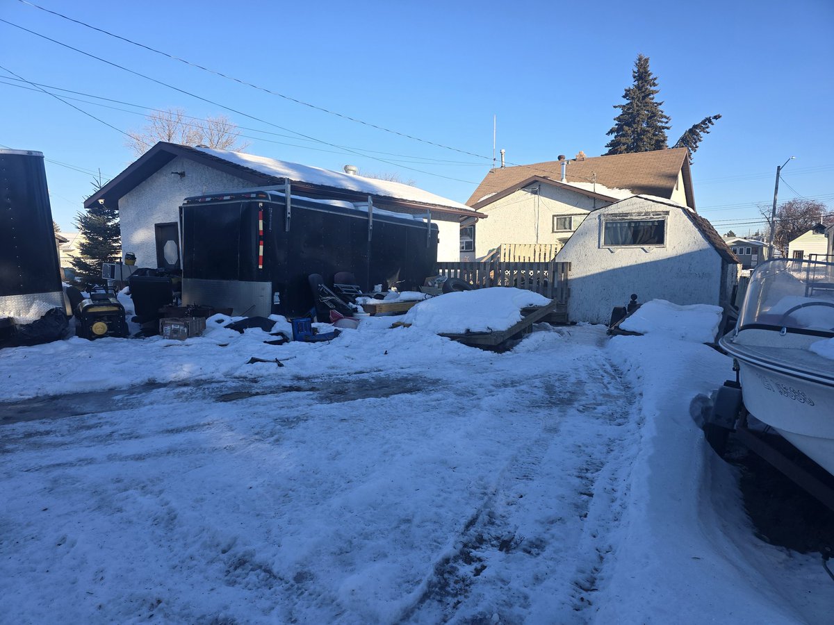 Snideguy's tweet image. Not only are our neighbors disgusting fu¢king pigs, now they have a new dog that charges us in our own yard! If you recognize this place this is house where the dog killed the 14 day old baby last year. And now they have a new vicious dog... #Canada #Alberta #News #Dog #Pet