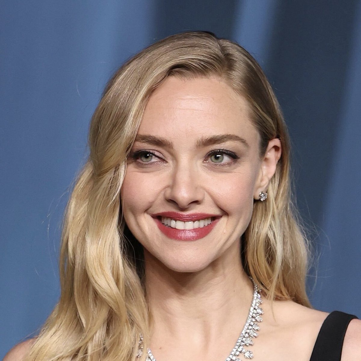PopCrave's tweet image. Amanda Seyfried tells @DEADLINE Channing Tatum peed on her leg while filming ‘Dear John’:

“There was a coffee cup very close by, and a little bit got in the coffee cup, and he ran away as I was screaming. One of the makeup artists picked it up and was about to drink it, and I…