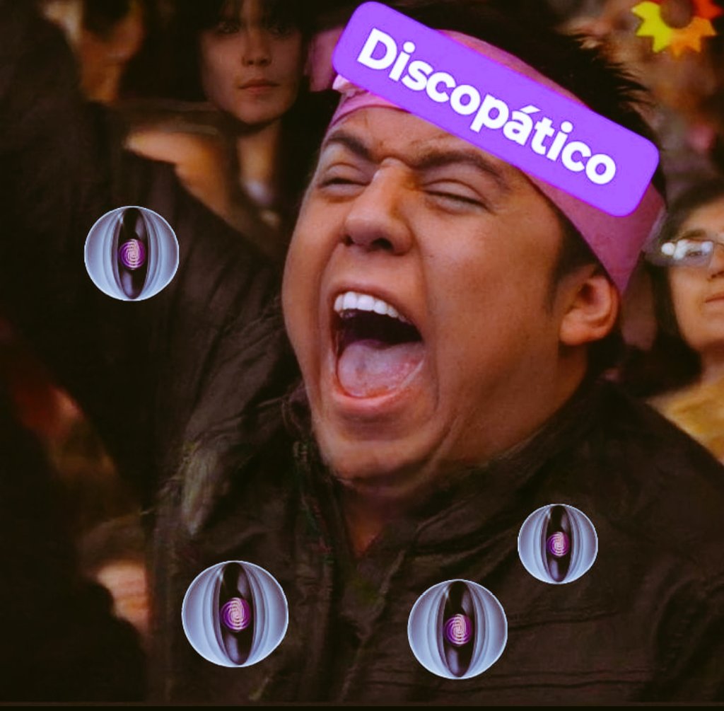 Él es lírica y musicalmente distinto. 
Eso lo hizo una obra muy resistida.

A mí no sólo hay temas que me parecen tremendos, sino que amo como se percibe cada instrumento, como se lucen individualmente y lo que se logra en conjunto es una maravilla.

Amor eterno a Discopático💜