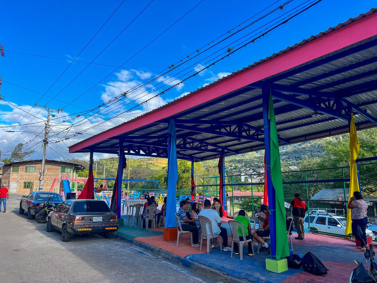 DialetheicDAO's tweet photo. Hoy, el Gobierno Municipal junto a los protagonistas realizó la inauguración del Proyecto Techado y Mejoramiento del Parque Fitness Roberto Centeno, ubicado en el B° Roberto Centeno.

Esta obra incluye techado del área fitness, construcción de losa de concreto, mantenimiento https://t.co/gwGCCm785i