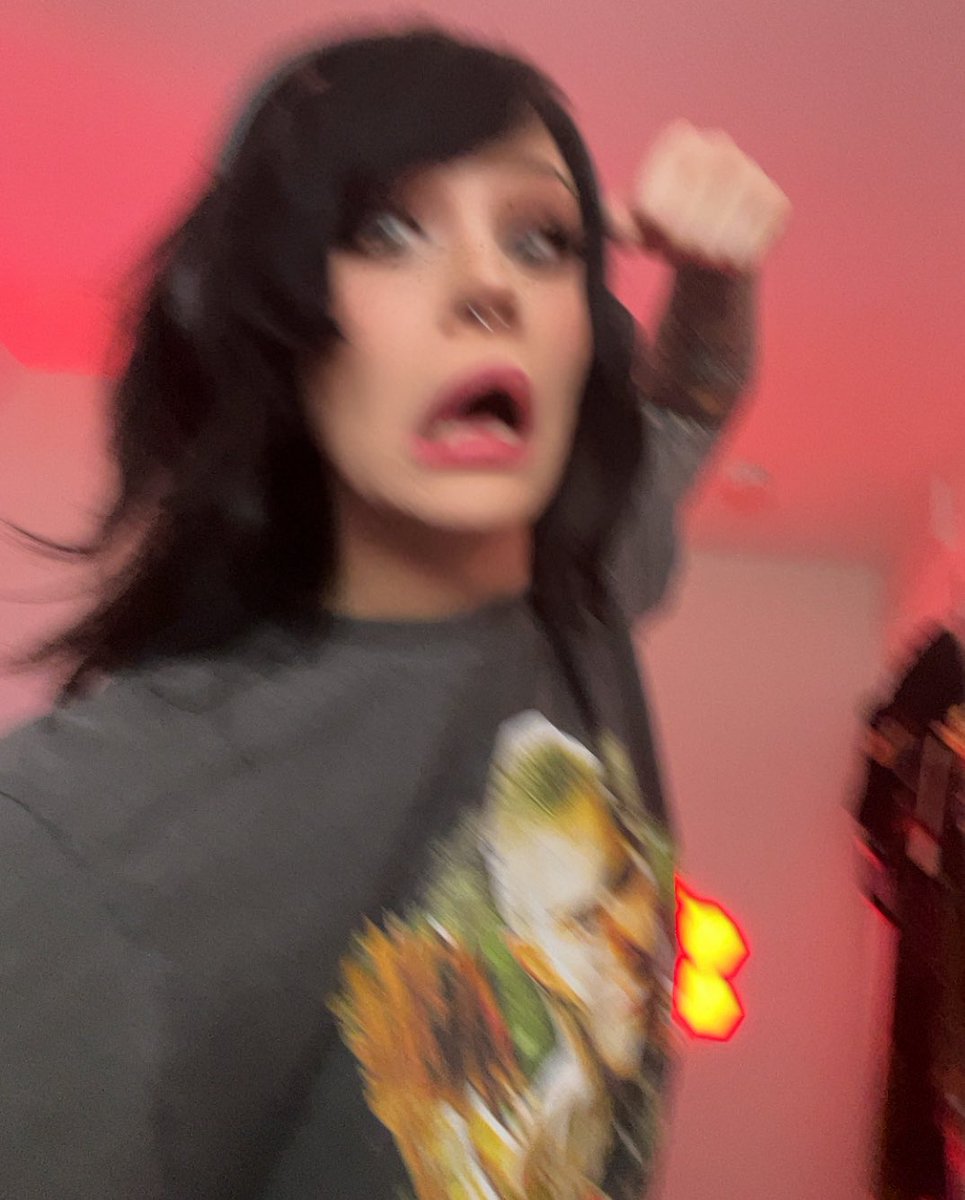 The last thing you see before you don’t join my stream right now 😡 
Twitch.Tv/suspiciousravi…