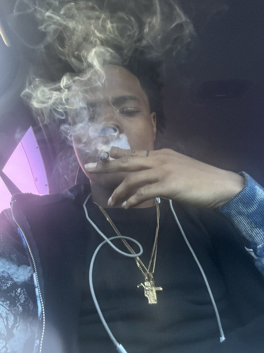 AFNF95's tweet image. 2 turnt to gaf having this shit  irl