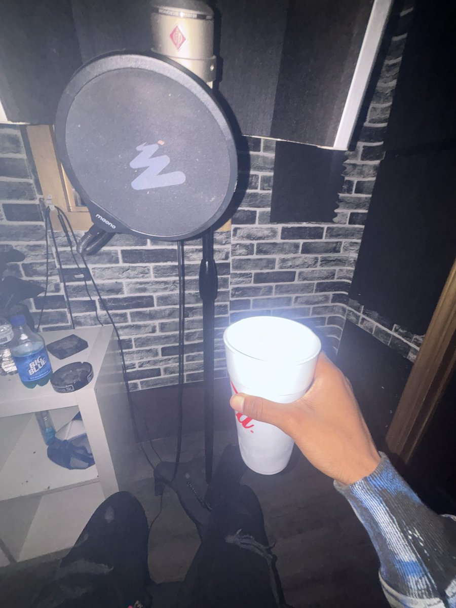 AFNF95's tweet image. 2 turnt to gaf having this shit  irl