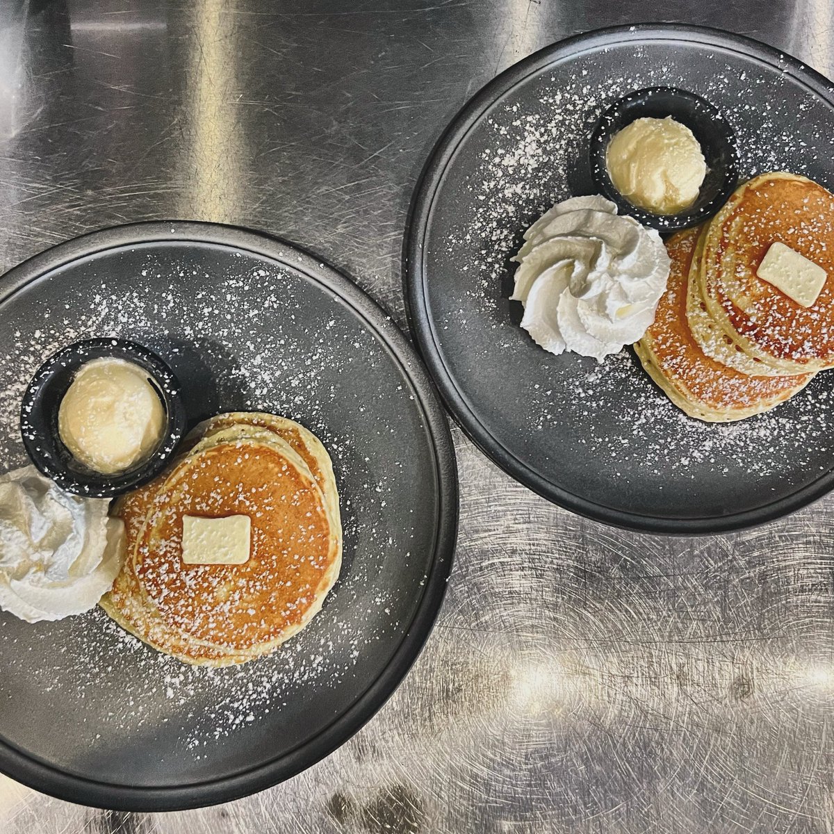 PancakeWorks's tweet image. おはようございます☀️今日も暖かそう奈良です。この時期にありがたいですね〜😇服装がちょっと難しくなりますけどそれもまた良いです。ではよろしくお願いします😋

★1月定休日→毎週水曜日、木曜日
★ラストオーダー→15:30