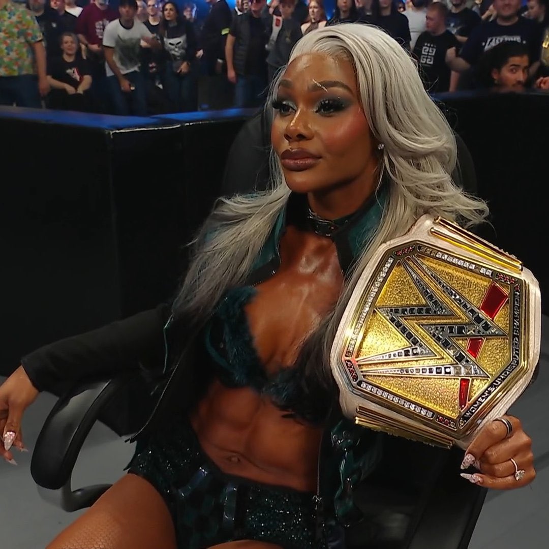 ERAOFMONE's tweet image. hello ??