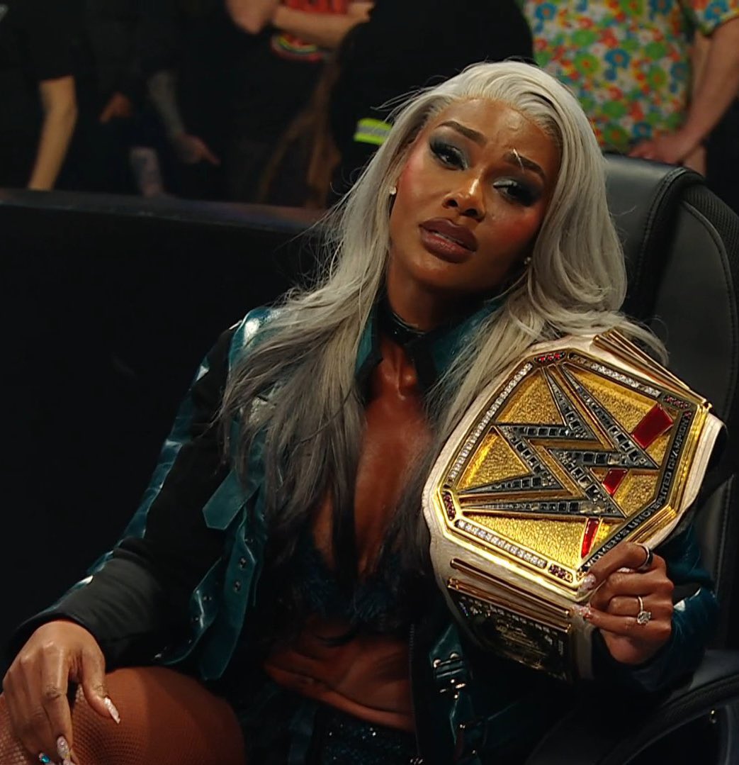 ERAOFMONE's tweet image. hello ??