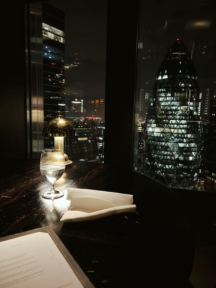 hey__katherine's tweet photo. The number one night view in London. Although the view of duck &amp; waffle is also very good, but the taste is really not comparable to this one.☕ https://t.co/aUE5VwddGV