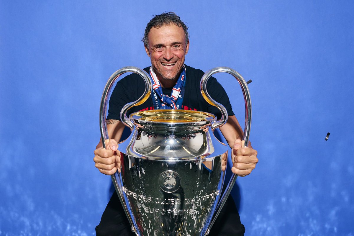 ActuFoot_'s tweet image. 🚨 𝗟𝗨𝗜𝗦 𝗘𝗡𝗥𝗜𝗤𝗨𝗘 🇪🇸 𝗩𝗜𝗘𝗡𝗧 𝗗𝗘 𝗥𝗘𝗠𝗣𝗢𝗥𝗧𝗘𝗥 𝗦𝗢𝗡 𝟭𝟬𝟬𝗘̀𝗠𝗘 𝗠𝗔𝗧𝗖𝗛 𝗔𝗩𝗘𝗖 𝗟𝗘 𝗣𝗦𝗚 ! ✅❤️💙

Il devient le 𝟰𝗲̀𝗺𝗲 𝗲𝗻𝘁𝗿𝗮𝗶̂𝗻𝗲𝘂𝗿 𝗱𝘂 𝗰𝗹𝘂𝗯 𝗱𝗲 𝗹𝗮 𝗰𝗮𝗽𝗶𝘁𝗮𝗹𝗲 𝗮̀ 𝗮𝘁𝘁𝗲𝗶𝗻𝗱𝗿𝗲 𝗹𝗲𝘀 𝟭𝟬𝟬 𝘃𝗶𝗰𝘁𝗼𝗶𝗿𝗲𝘀 après…