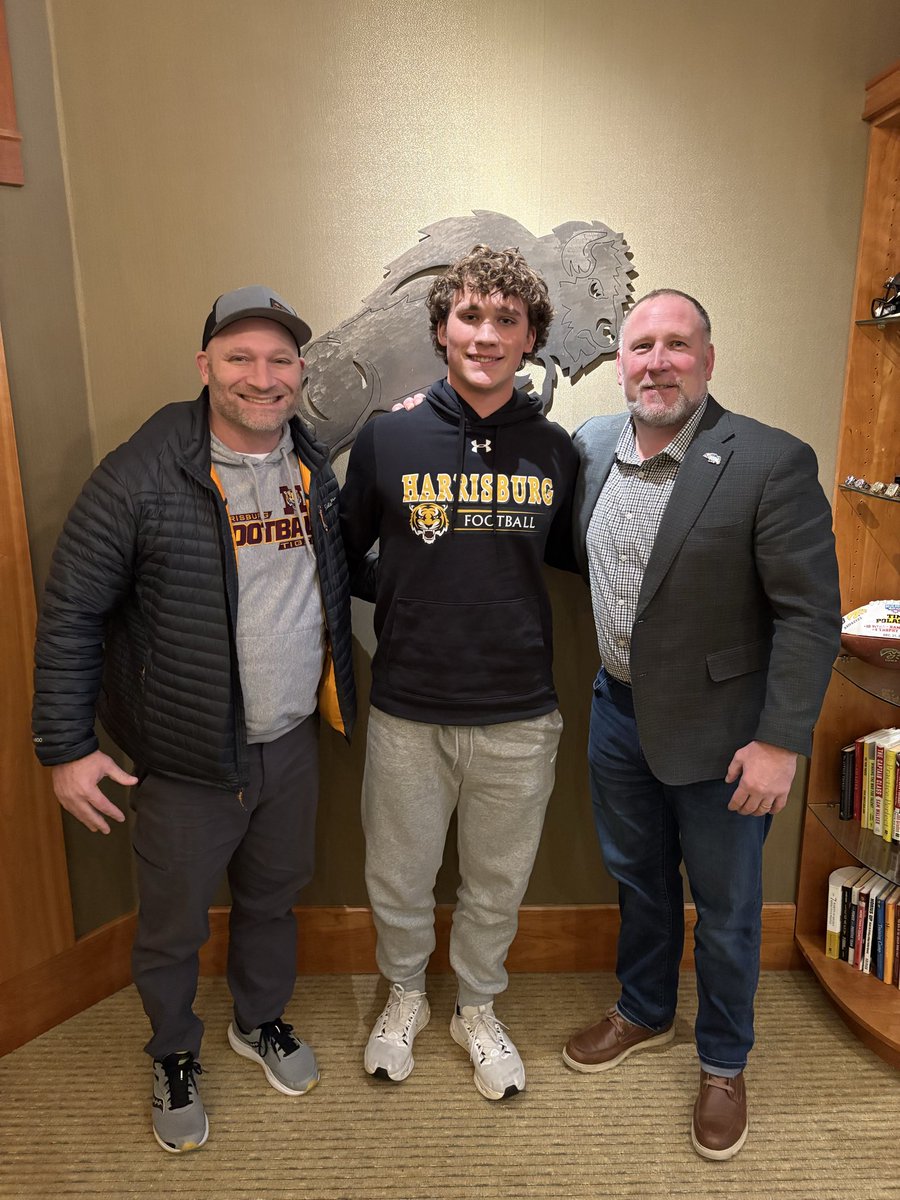 Bryson Esser tweet media