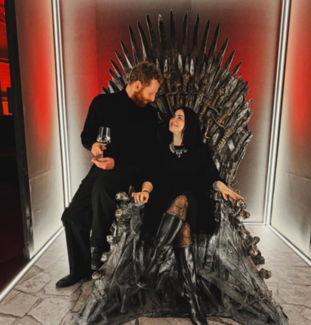 edasharchive's tweet photo. #edwardashley on the iron throne posted by natalianowecka on Instagram https://t.co/TKzsdMy5NC