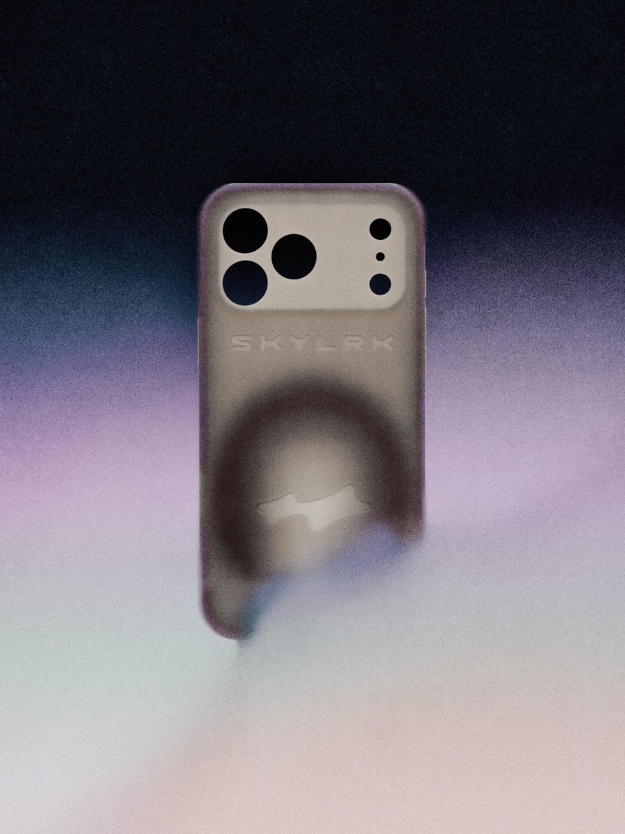 SKYLRK's tweet image. ( ( DROP 7 NOW LIVE ) )

SKYLRK.com