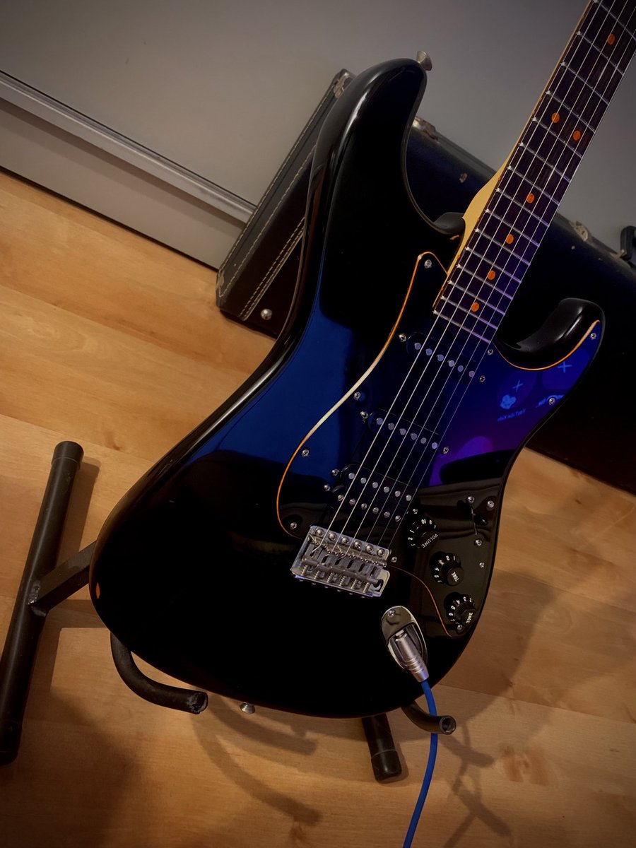 Esta noche toca la Negra 🤟⚡️