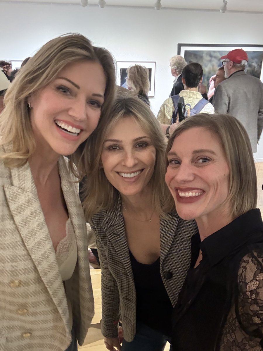kateesackhoff's tweet image. Last night at the Leica Gallery for Denny’s Ilic and Billy Zane’s show was pure joy. So many friends I haven’t seen in way too long….and the work itself? Gorgeous. One of those nights that fills your cup. 🤍