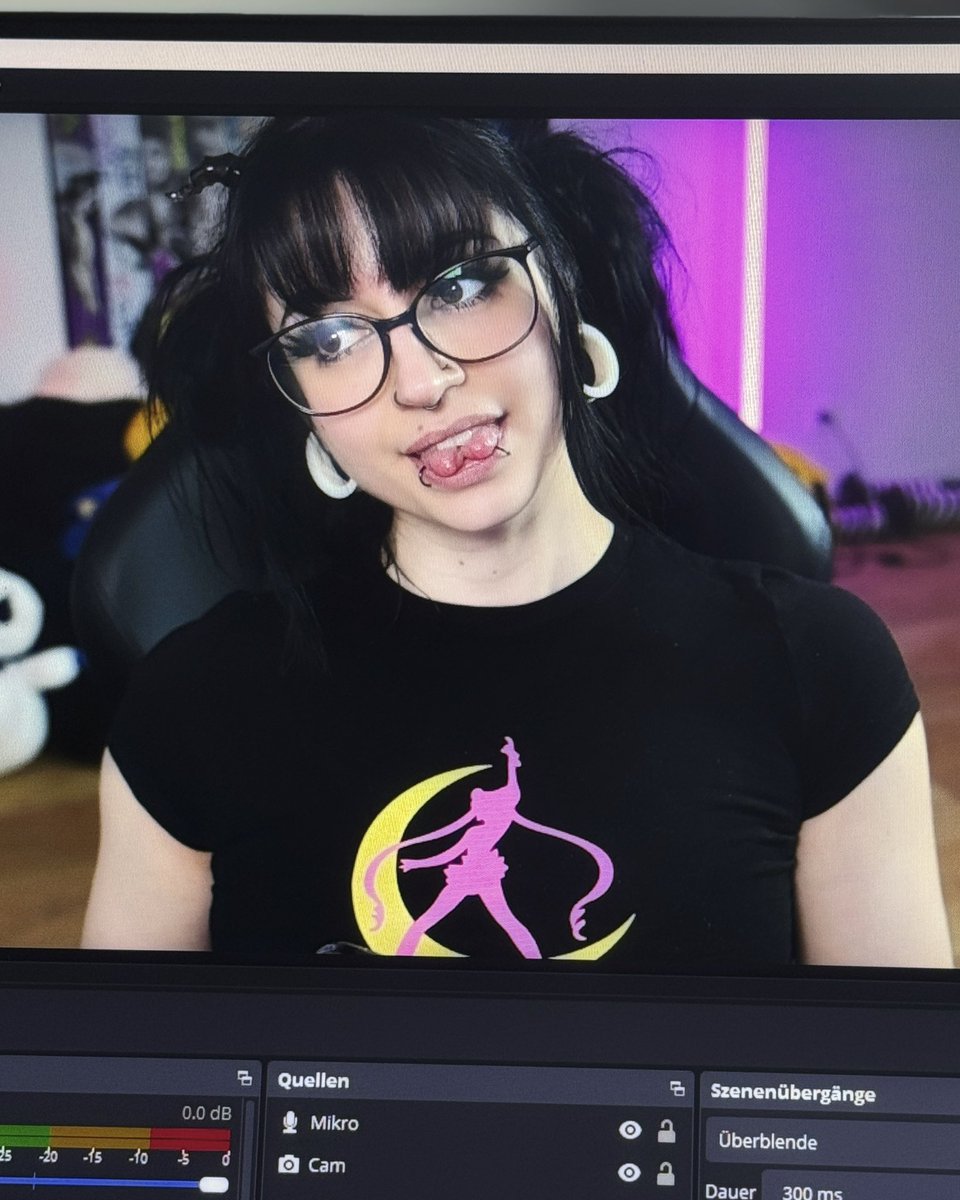 hiraxdemon_'s tweet photo. 🩷🖤 https://t.co/RZj5Uq8FBD