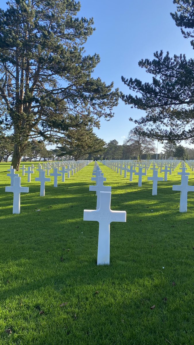 GuideToMarsz's tweet image. Went to the Normandy American cemetery 

Really emotional place