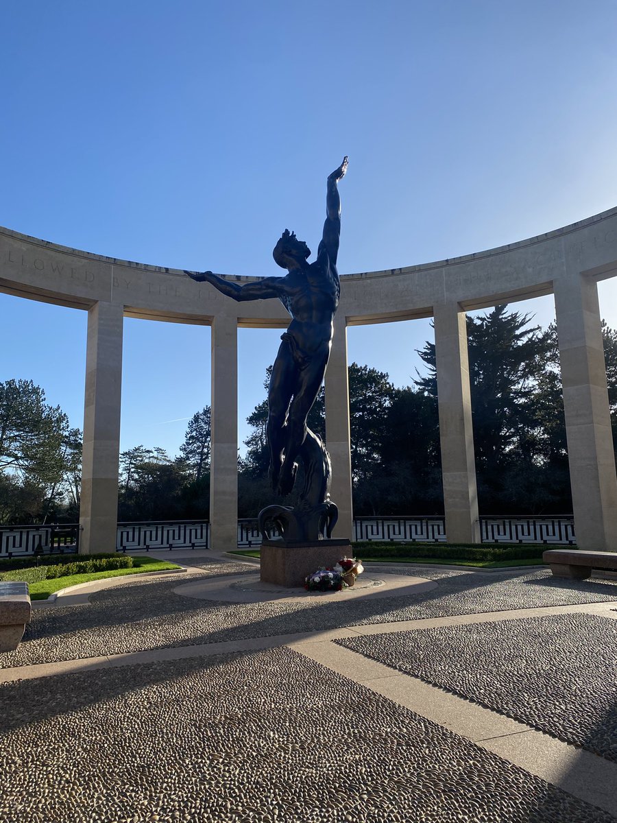 GuideToMarsz's tweet image. Went to the Normandy American cemetery 

Really emotional place