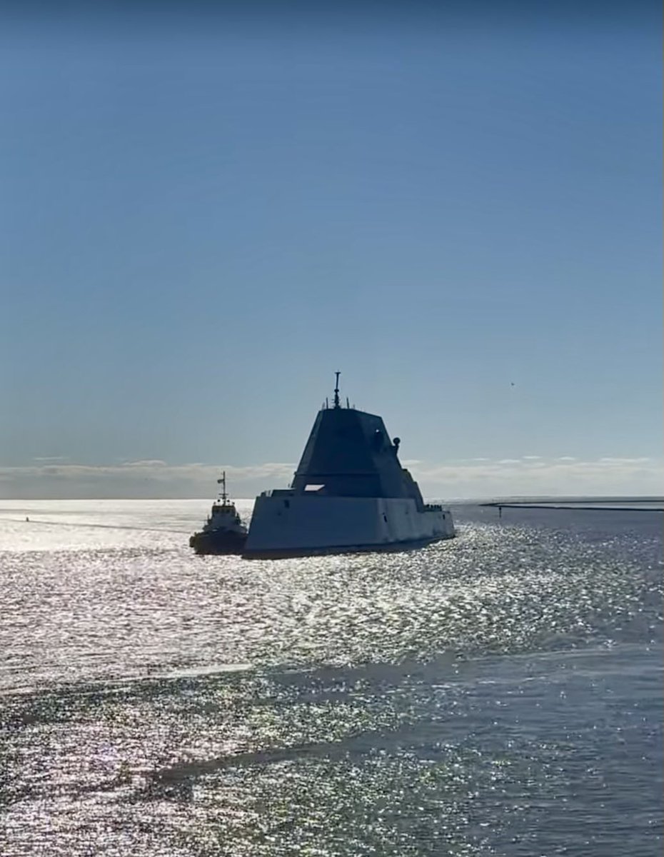 WarshipCam tweet media