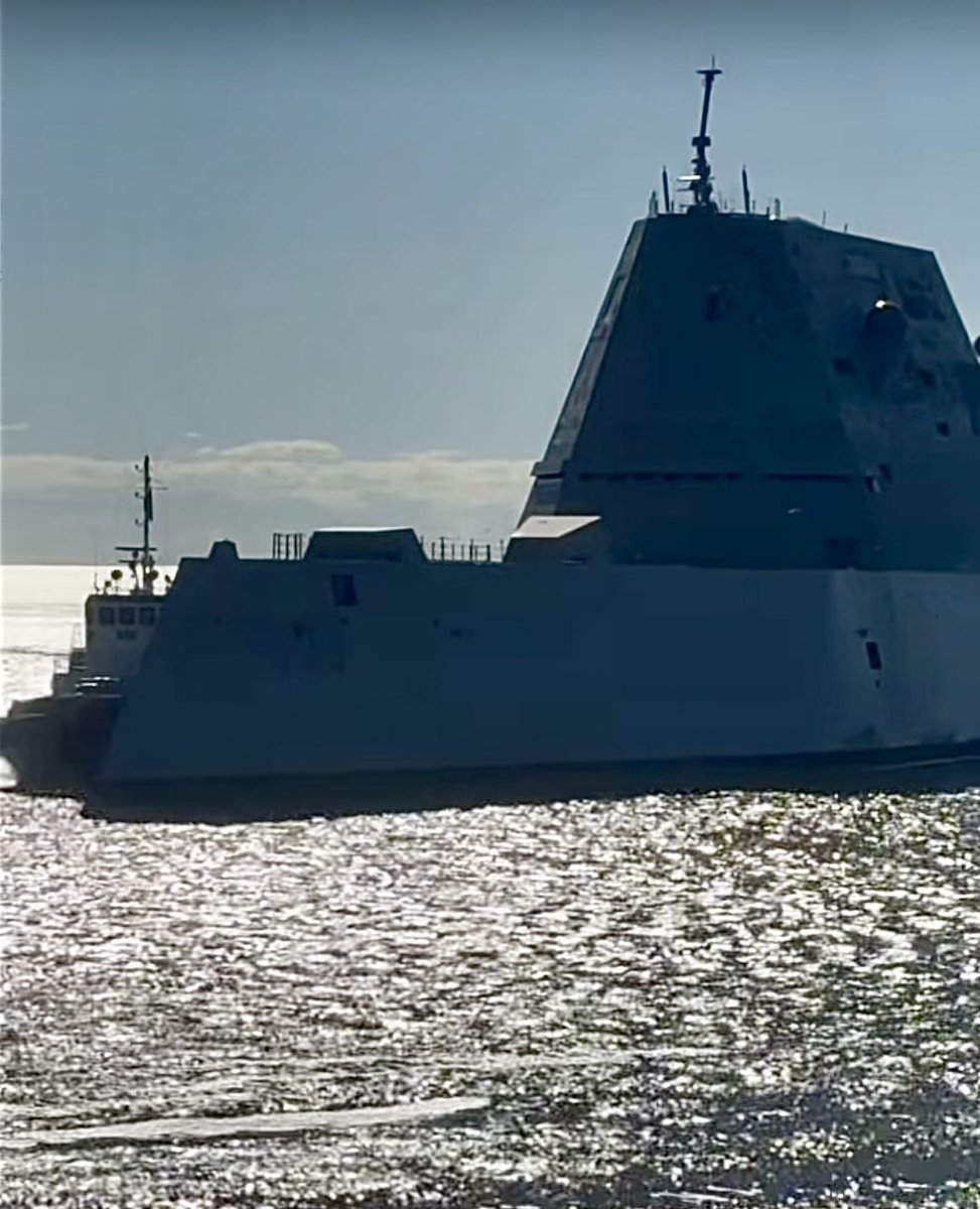 WarshipCam tweet media