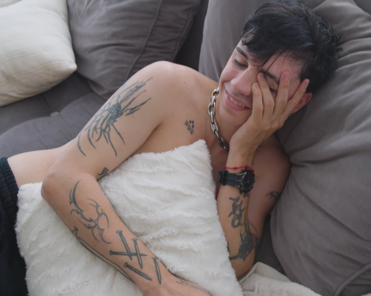 robylin_'s tweet photo. se hace el lindo y es re hermoso 💘 https://t.co/BL8eG2j9no