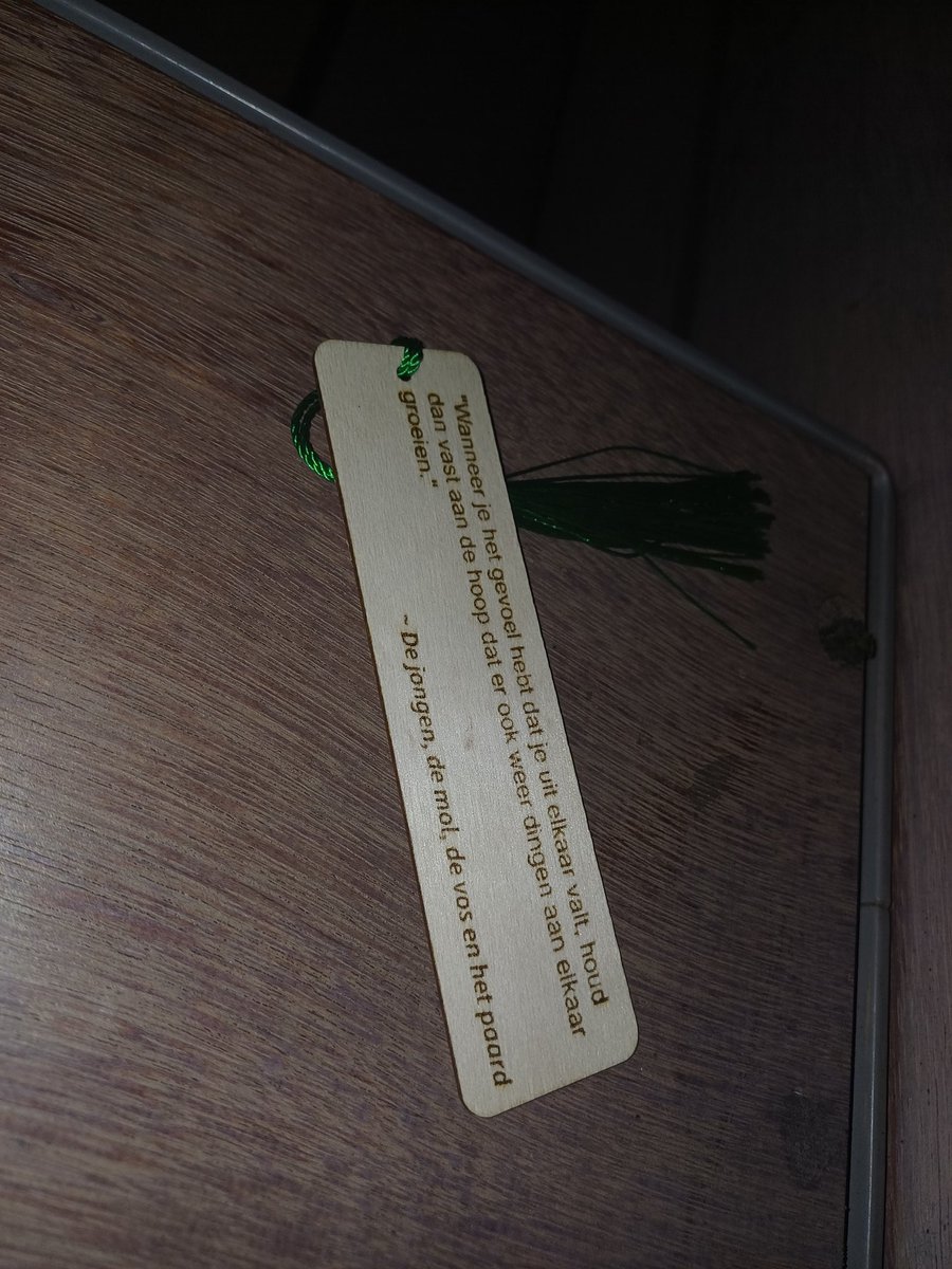 BankhangersNL's tweet photo. Vanavond op en in de buurt van station Hengelo weer een paar cadeautjes achtergelaten. https://t.co/d3HMNTlLmD