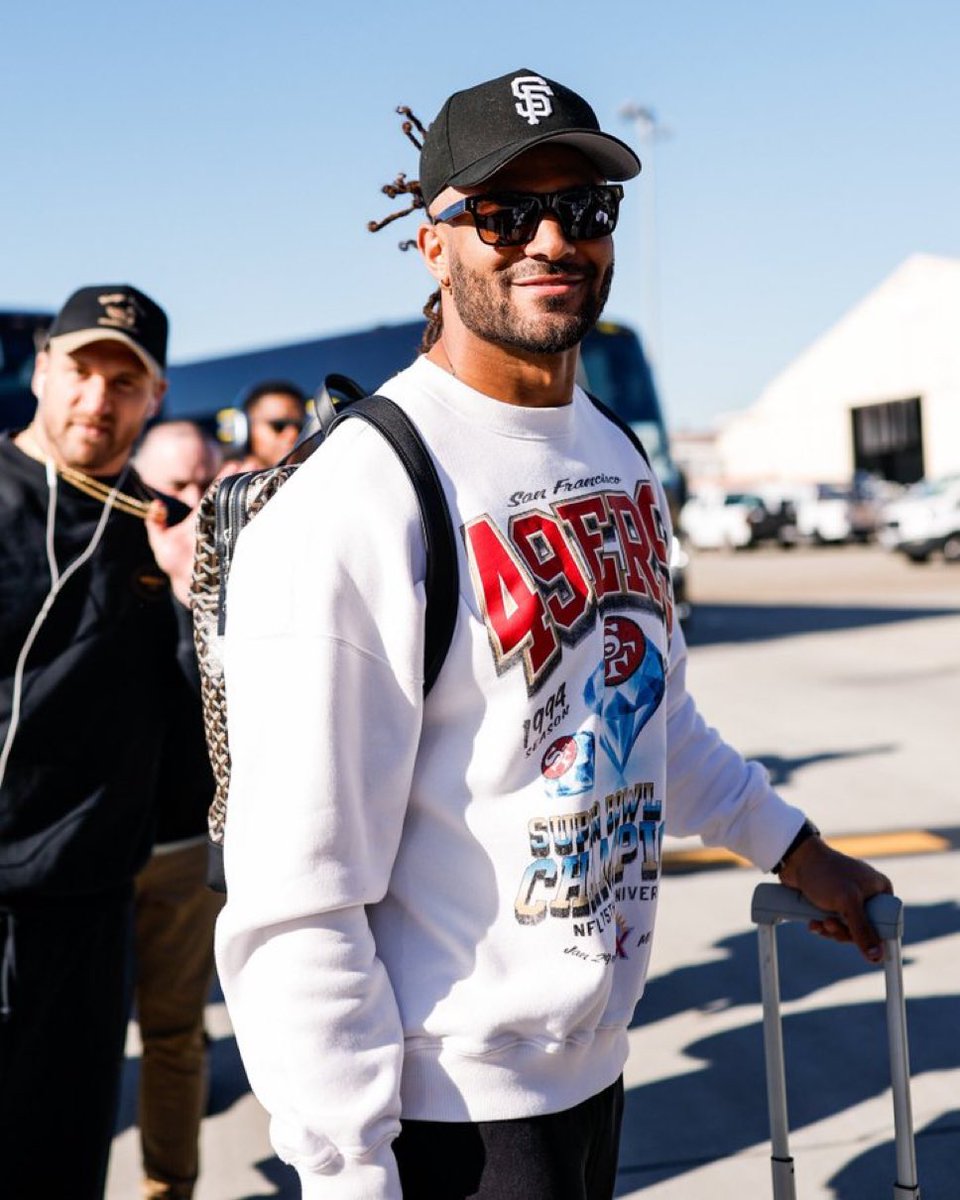 49ersSportsTalk's tweet image. ALL PRO FRED WARNER joining the boys in the trip to Seattle. The #49ers need to win this for Fred. 

VIA: @49ers | @OurSf49ers #FTTB