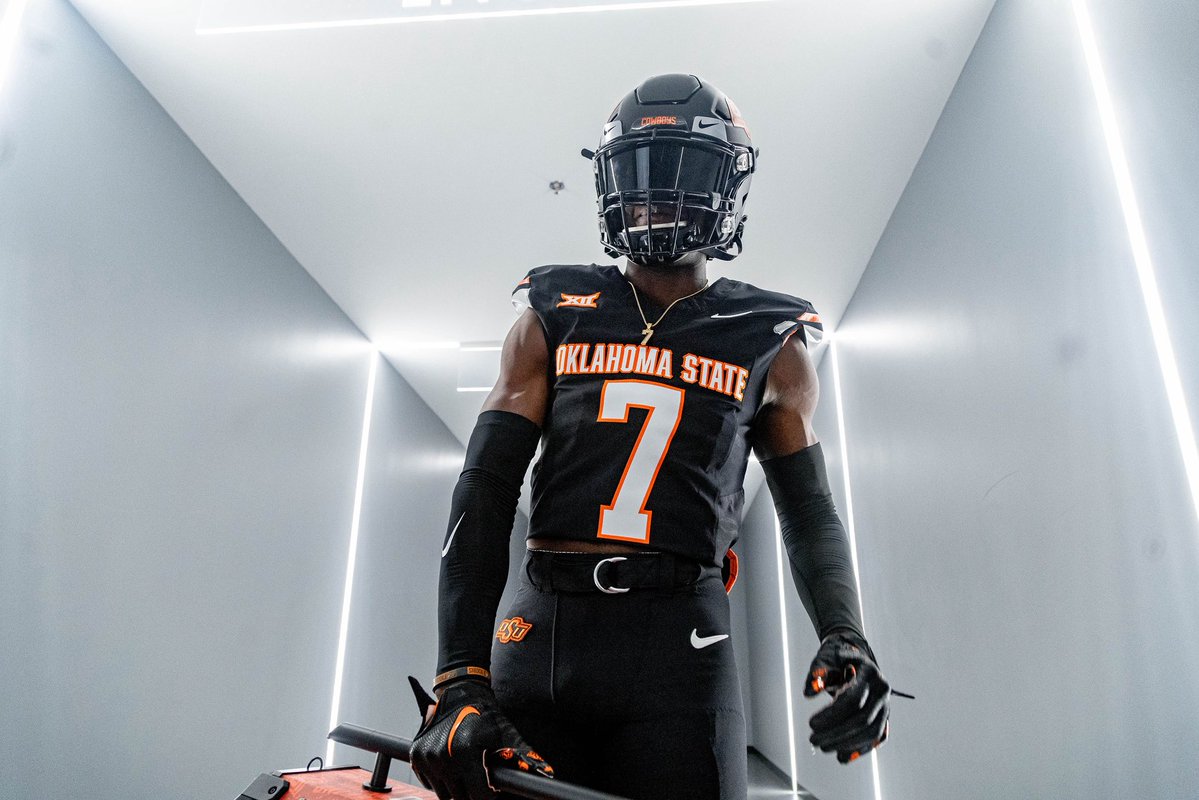 MaliekBracy's tweet image. #AGTG after a great conversation with @JWilson_2 I will be recommitting to the university of Oklahoma state. Let get it done.
