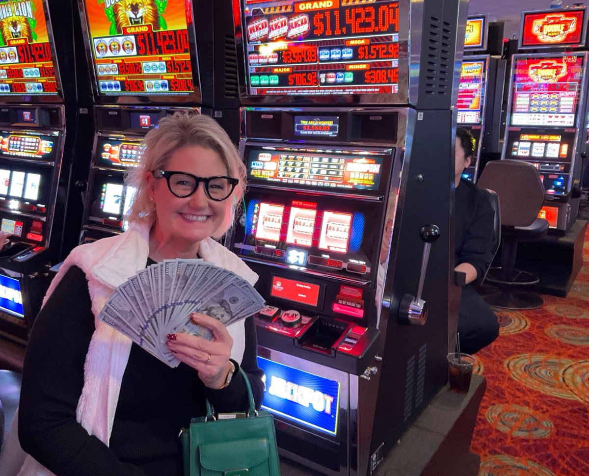 FireKeepers's tweet image. ⭐⭐ April is a $3,565 #MoneyKeeper ⭐⭐