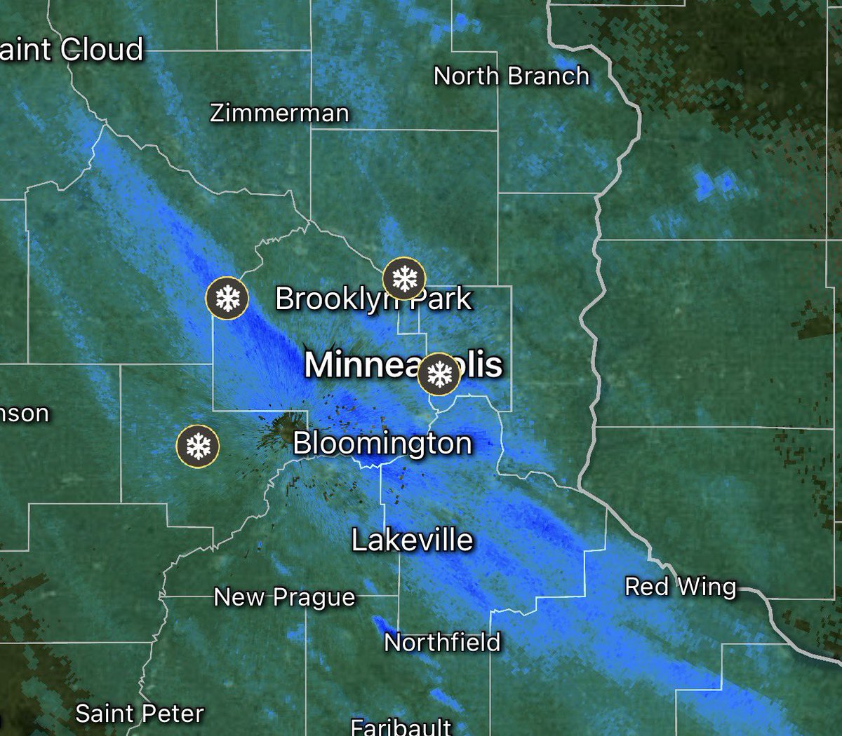 MarkieMinnesota's tweet photo. Heads up if you’re out and about, the snow/wind is lowering visibility outside. https://t.co/2bUbPfvYtF