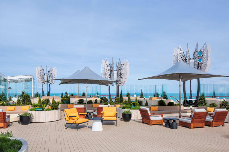 tweetenvision's tweet image. 🌿✨ Welcome to the Rooftop Garden aboard the Celebrity Beyond! This luxurious outdoor oasis is the perfect place to unwind with refreshing drinks and vibrant outdoor entertainment. 🍹🌞

Contact me today to book your getaway and enjoy all that the Rooftop Garden has to offer! 📞