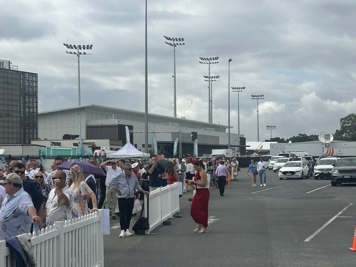 Very glad I got here early &amp; was undercover &amp; on the red carpet. This was the line behind me for members early access