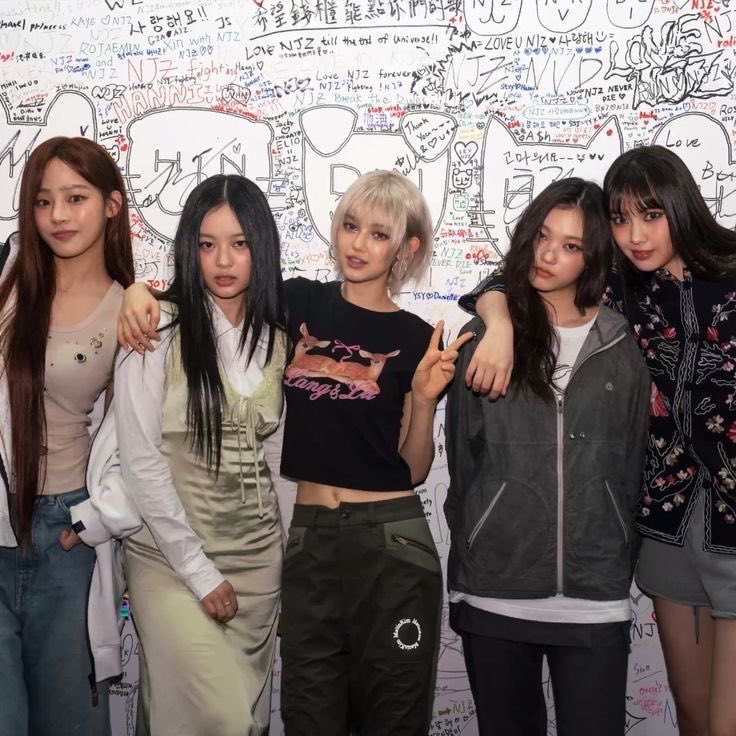 newjified's tweet image. newjeans’ first and last public appearance together