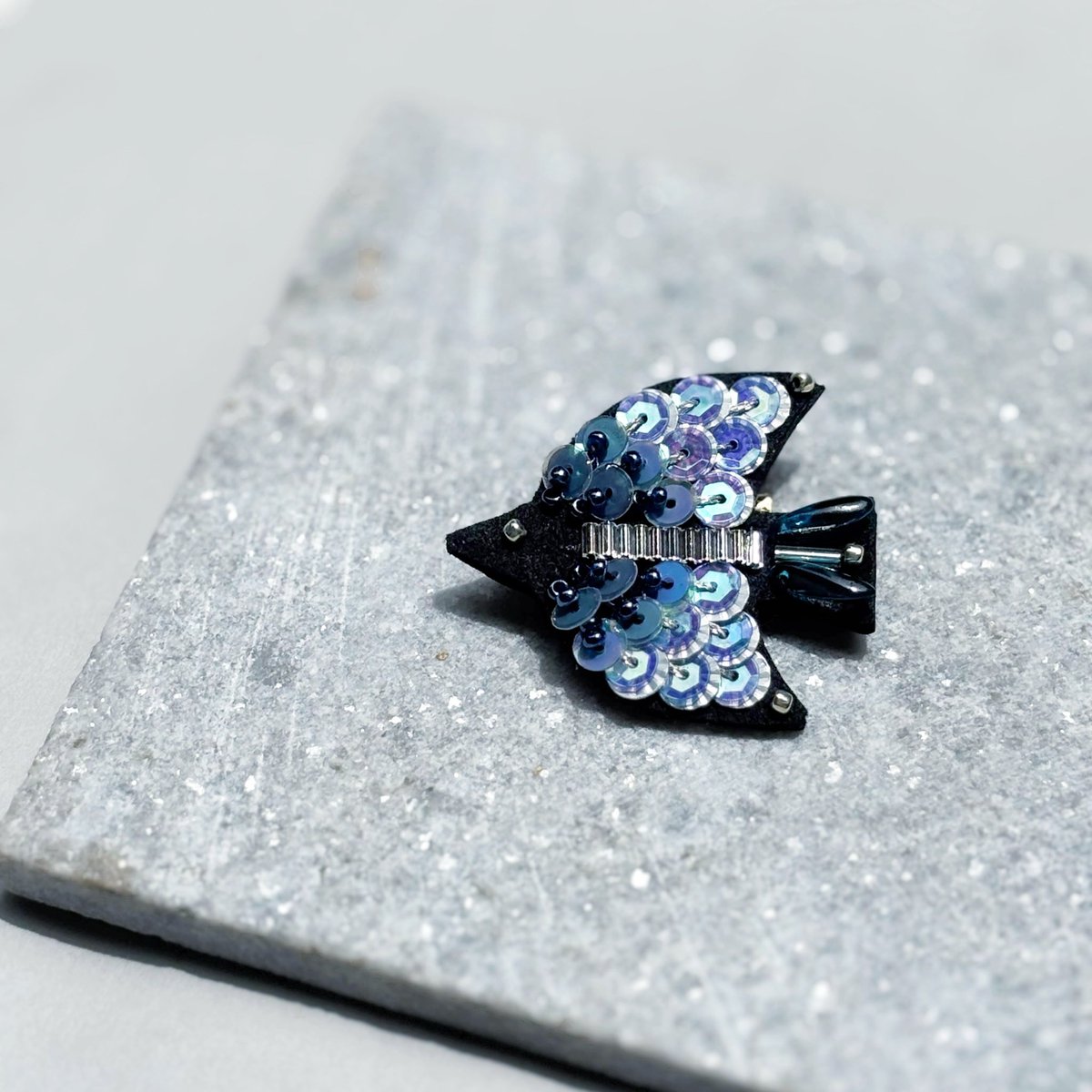 #hmj2026  本日開催🎪

イベント告知に載せている刺繍アクセサリーは数点ご用意しています。
一点ずつのものが多いので、イベント限定品などぜひ見に来てください。
お待ちしてます✨

1/17、18 両日出店
📍東京ビッグサイト  
ブース B-30

#ハンドメイドインジャパンフェス
#handmadeinjapanfes