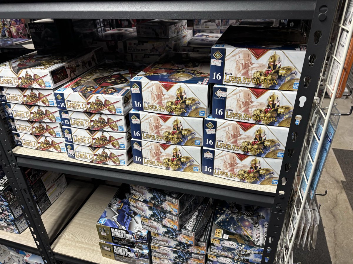 おはようございます☀ 今日も朝から寒いですね🥶 昨日の入荷でかなり棚