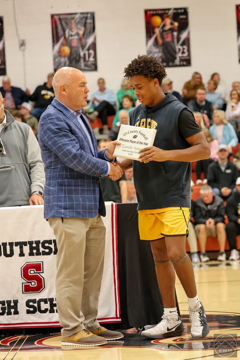 Blessed to be Offensive Player Of The Year in Etowah County🙏🏾 <a href="/DexPreps/">DexPreps</a> <a href="/CoachYeah/">Scott Cochran</a> <a href="/John12Hilbert/">John Hilbert</a> <a href="/TopPreps/">247 College Sports News Recruiting Top Preps on X</a> <a href="/BrentDearmon/">Brent Dearmon</a> <a href="/BamaPrepsFB/">BamaPreps</a> <a href="/AverageJoesSpo1/">Average Joe’s Sports Talk, LLC</a> <a href="/SiSiBaller2121/">Silas Thompson</a> <a href="/blanchard1121/">Bayley Blanchard</a>