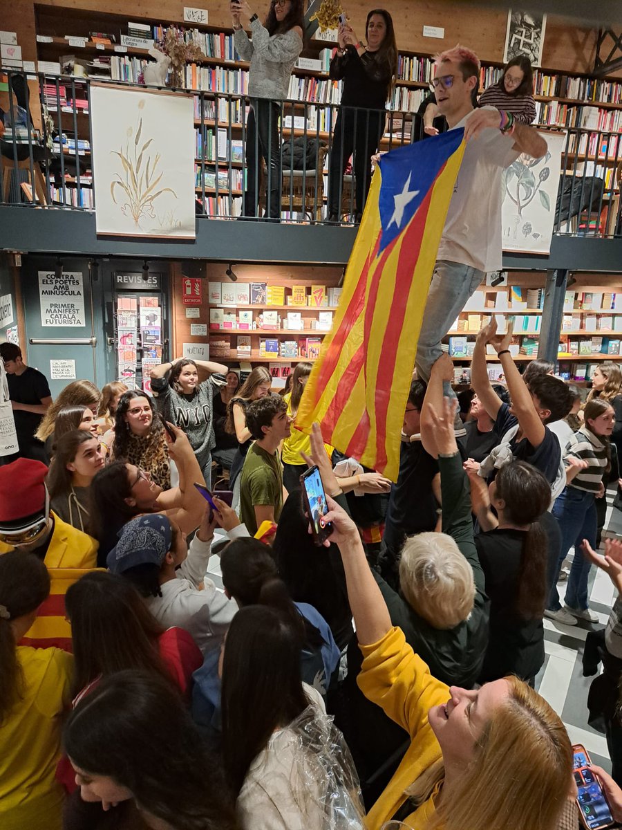 iolandabatalle's tweet image. Visca Catalunya Lliure 
@OnaLlibres