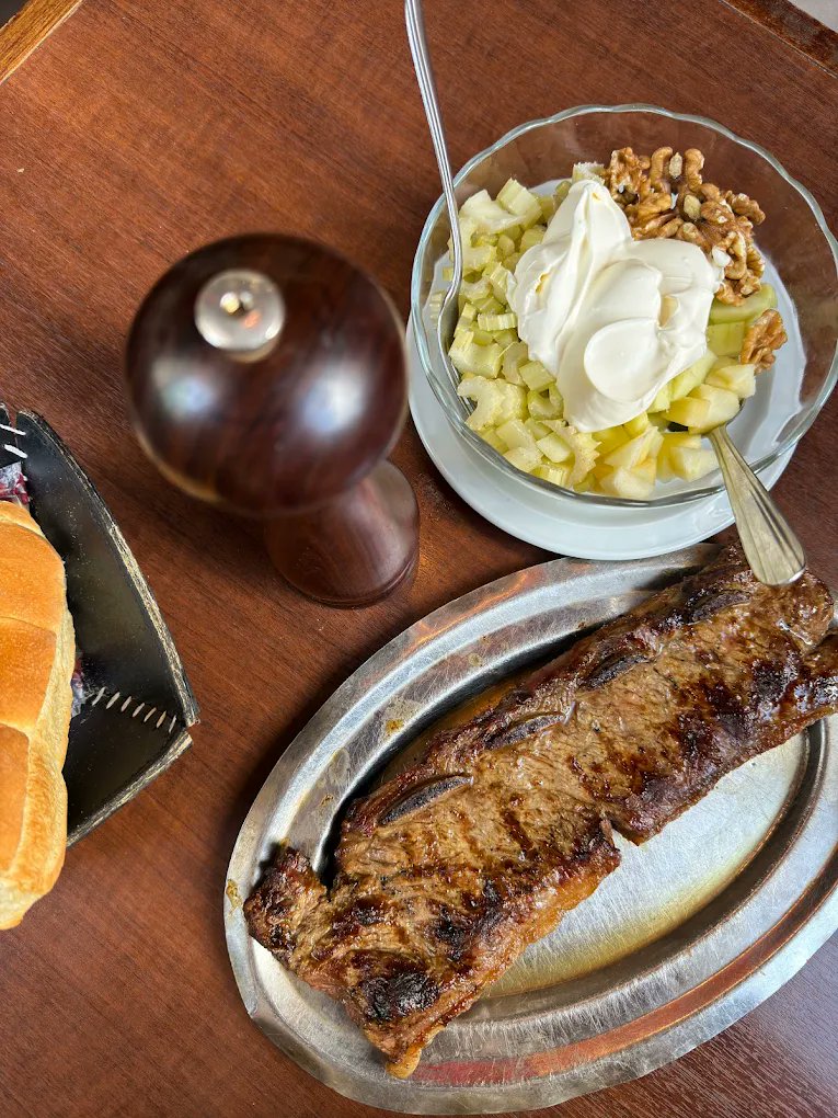 EL SORTEO DEL CAMPEON
Para los que no confiaron... "Nooo, Viejo Balcón no mira las redes". Acá está:

VOUCHER de $100.000 para comer parrillada en cualquiera de los dos locales.

🍖Seguime
🍖Comentá con quién lo vas a compartir
🍖Me gusta + RT + Guardar post

SORTEA EL DOMINGO