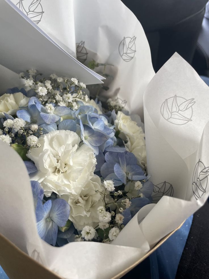 chiqpita's tweet image. happy birthday to my kakak kesayangan! 
i  hope  all your dreams come true one by 
one. i  wish  you  always  feel  loved,  safe, 
and   happy   every   single   day.   ◝(ᵔᗜᵔ)◜