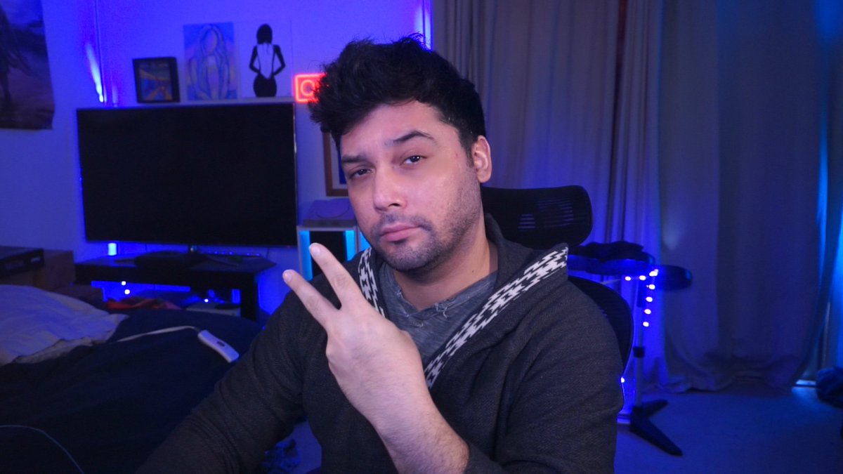 Short stream today! LIVE right now so come on thru and say hellloooo!!! #twitch #SmallStreamersConnect #twitchstreamer 

twitch.tv/chrischaotix